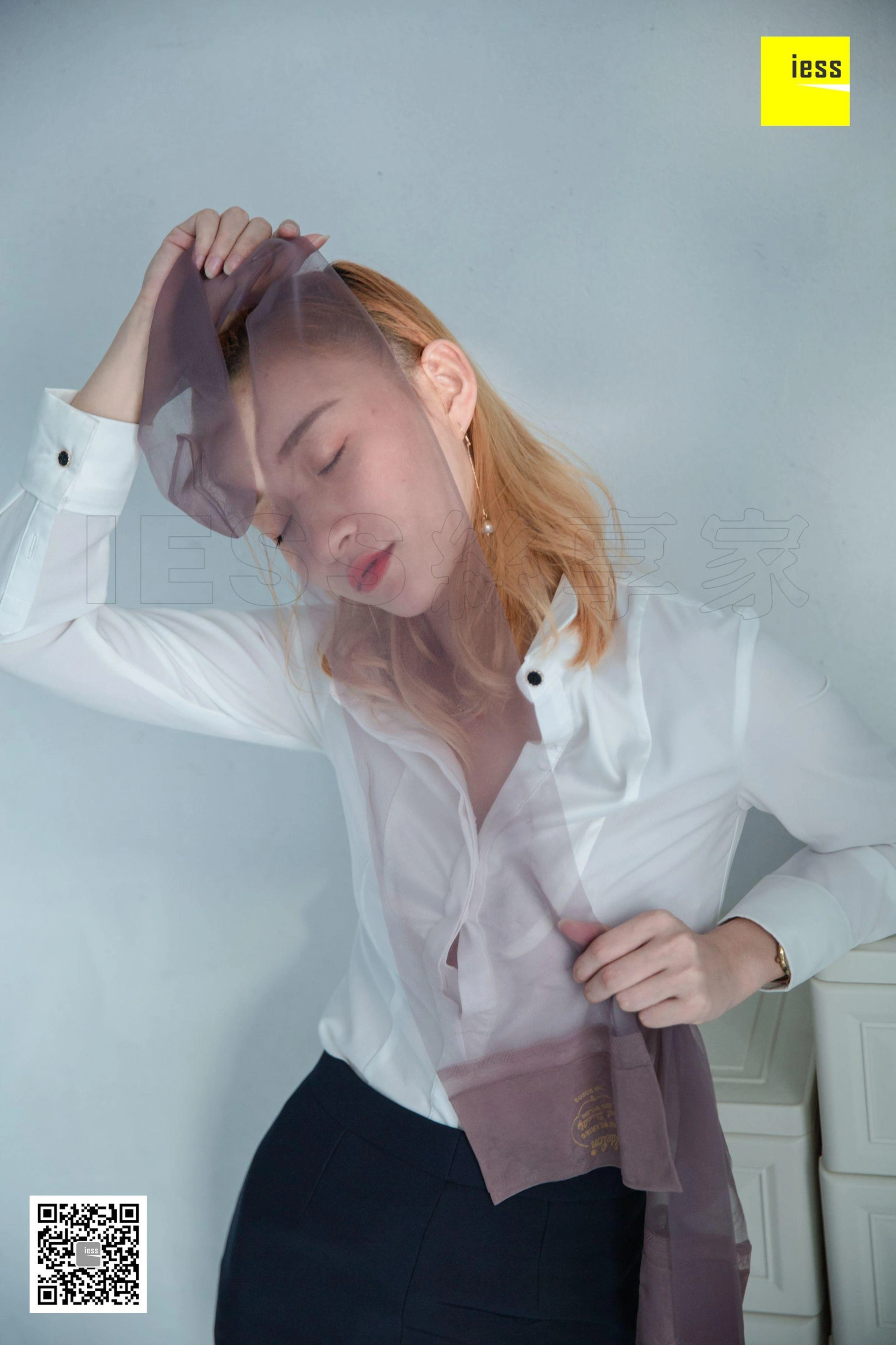 [IESS异思趣向] 2019.01.04 丝享家395:《秋姐的黑丝审视》秋秋 2
