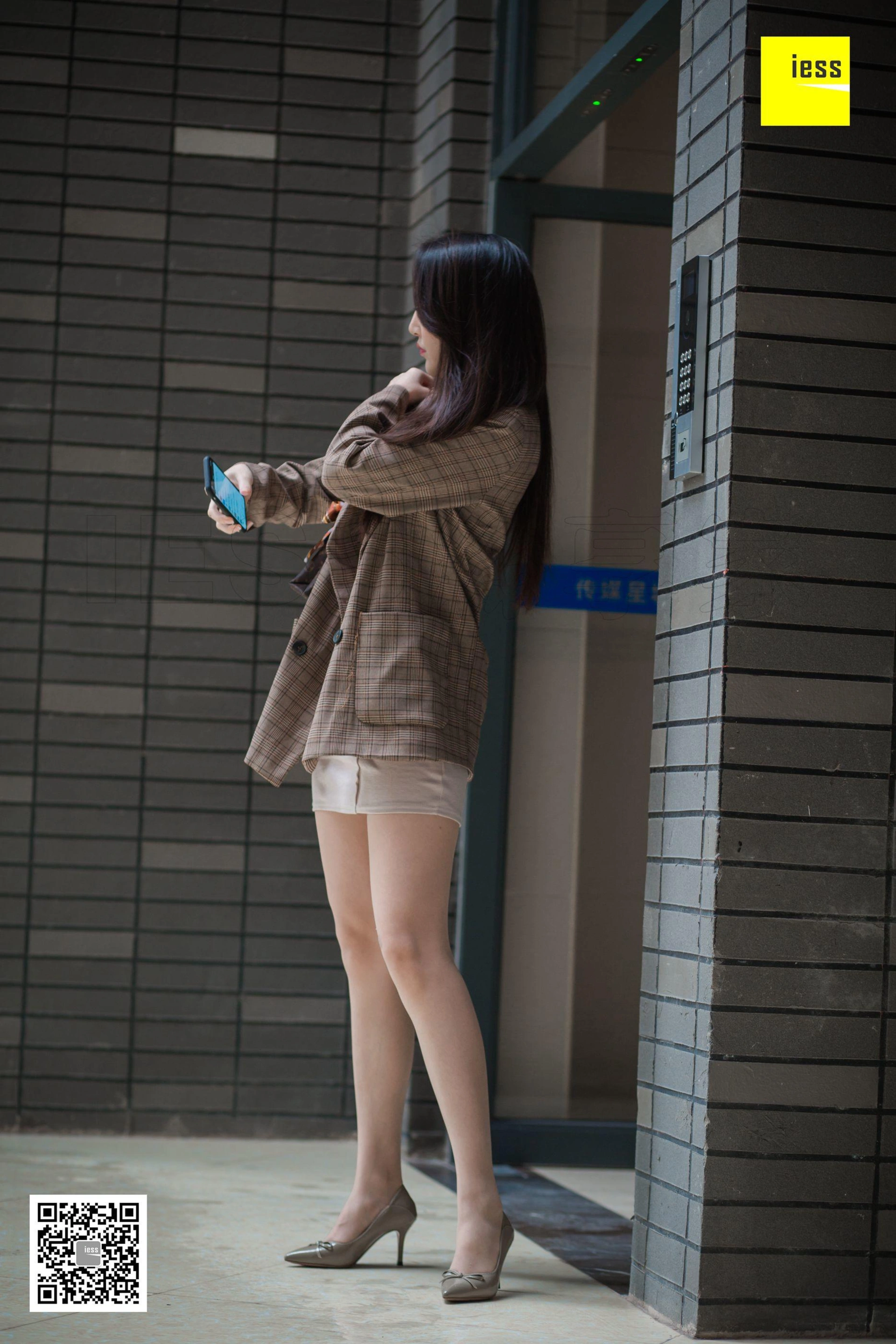 [IESS异思趣向] 2019.01.08 丝享家397:《小区楼下偶遇云芝》云芝 2